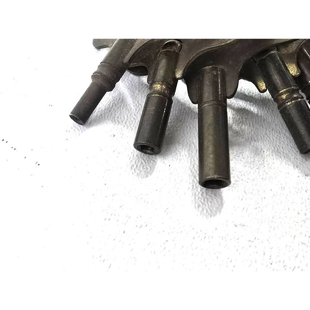 Vintage Clock Key Lot - Picture 2 of 10
